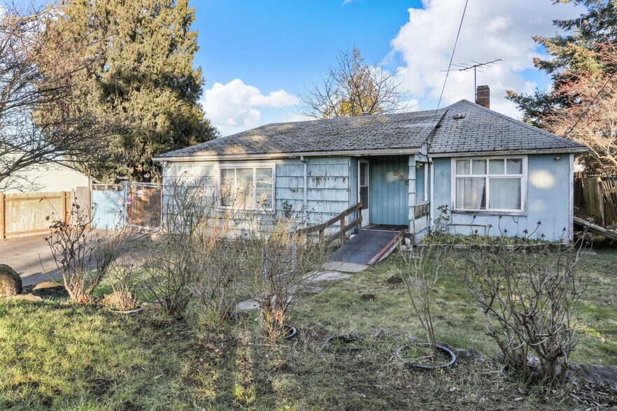 More Photos Of 6350 NE 66th Ave, Portland Flex For Sale