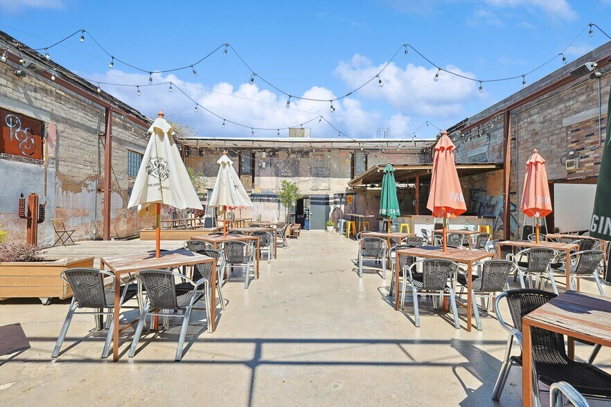 More Photos Of 2925 Race St, Fort Worth Restaurant For Lease