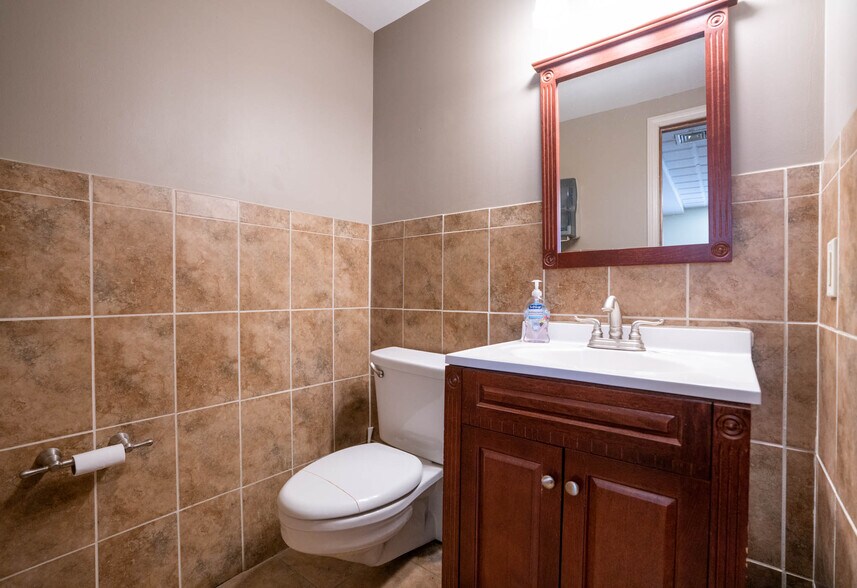 More Photos Of 99 Lafayette Ave, White Plains Light Manufacturing For Sale