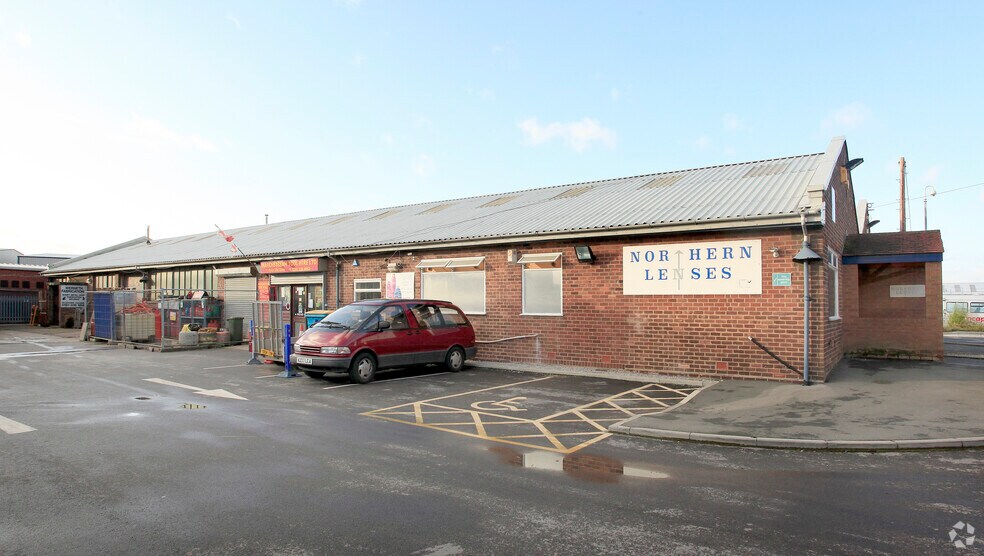 Primary Photo Of Windmill Ln, Manchester Service For Lease