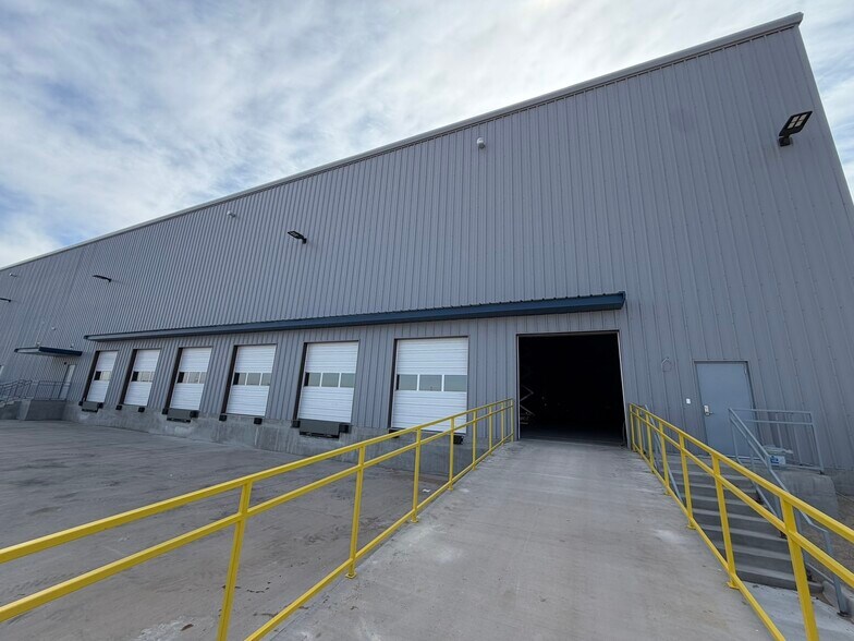 More Photos Of 230 NE Loop 289, Lubbock Industrial For Lease