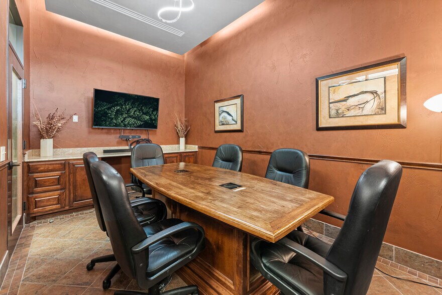 More Photos Of 2802 Flintrock Trce, Austin Coworking Space