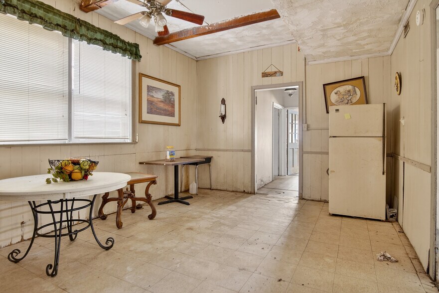 More Photos Of 1010 S Garnett St, Henderson Hotel For Sale