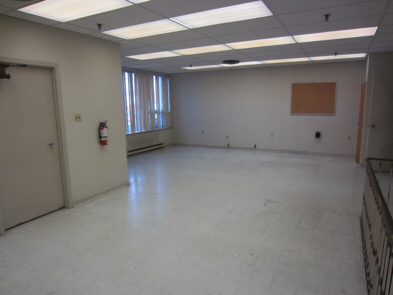 More Photos Of 76 Signet Dr, Toronto Industrial For Sale