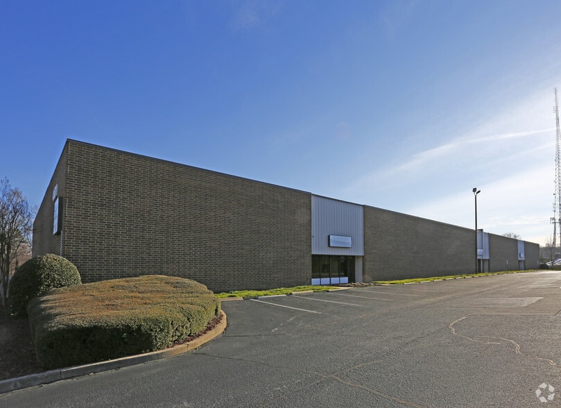 More Photos Of 4101 Revolution Park Dr, Charlotte Unknown For Lease