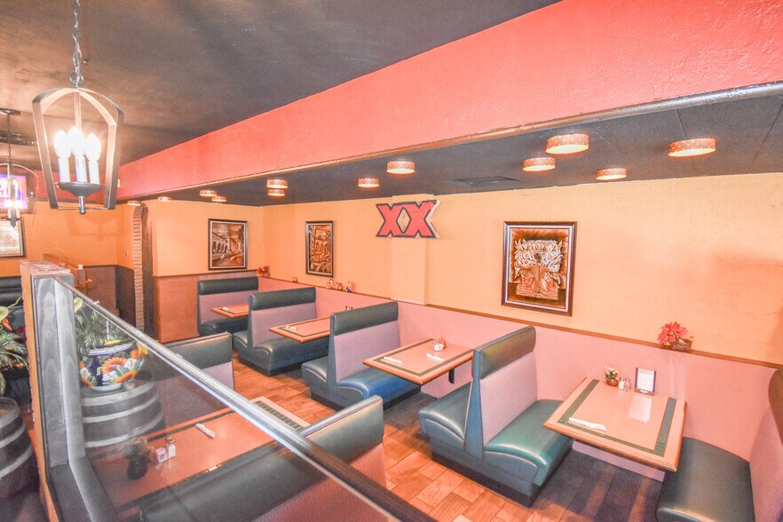 More Photos Of 811-825 S 3rd St, Renton Storefront Retail Office For Lease