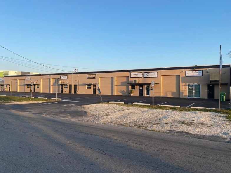 More Photos Of 8770-8776 SW 129th St, Miami Warehouse For Lease