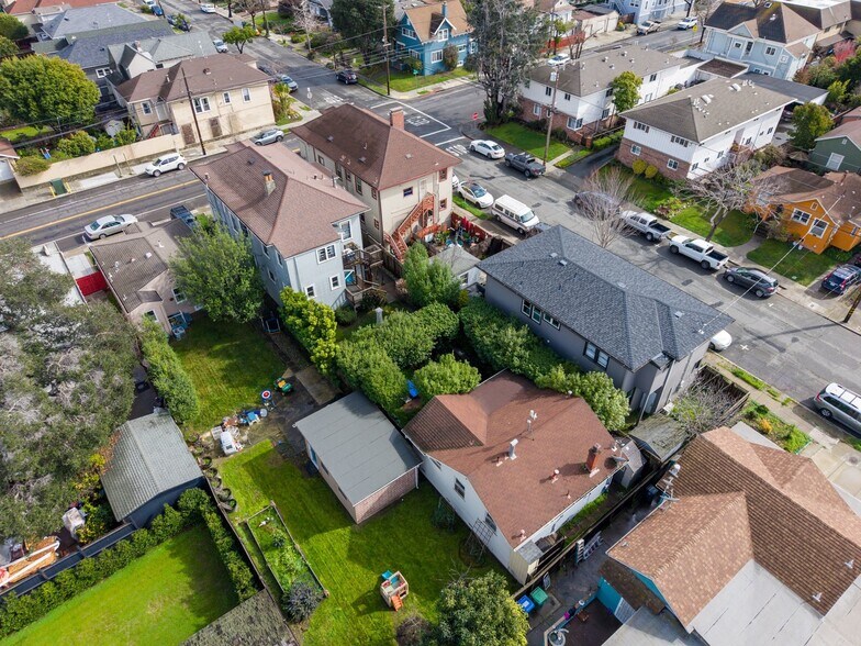 More Photos Of 1527 8th St, Alameda Apartments For Sale