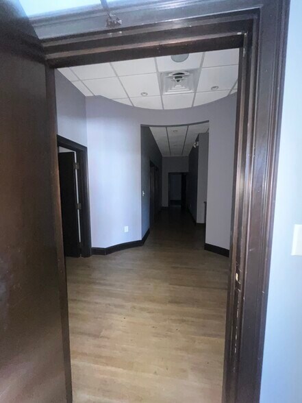 More Photos Of 1818 Augusta St, Greenville Storefront For Lease