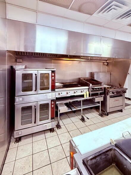 More Photos Of 1187 S Gratiot Ave, Clinton Township Restaurant For Lease