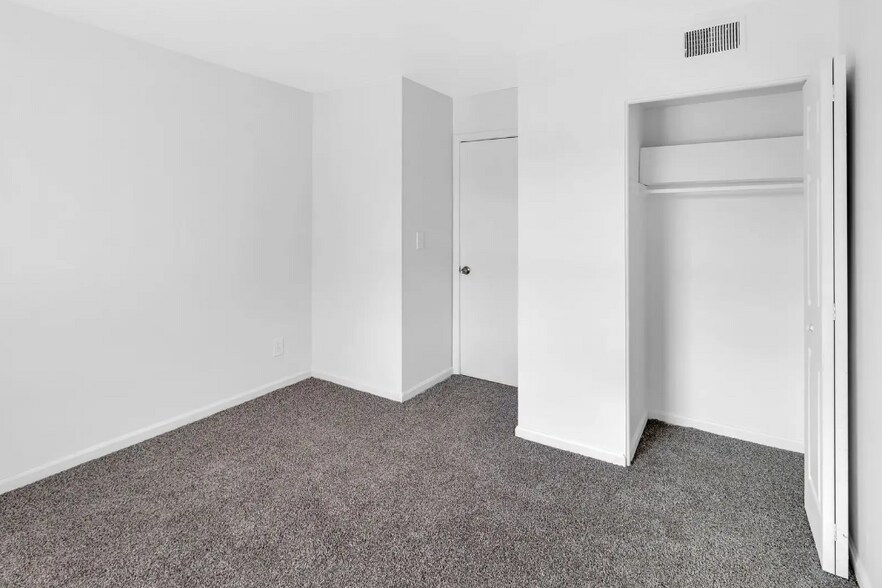 More Photos Of 601 Revolutionary Rd, Louisville Apartments For Sale