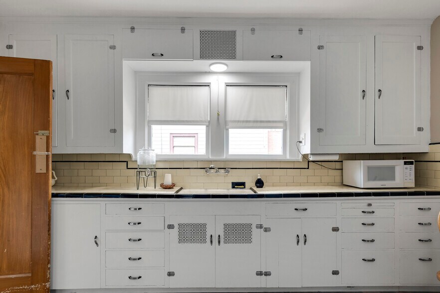 More Photos Of 1742 NE 43rd Ave, Portland Office Residential For Sale