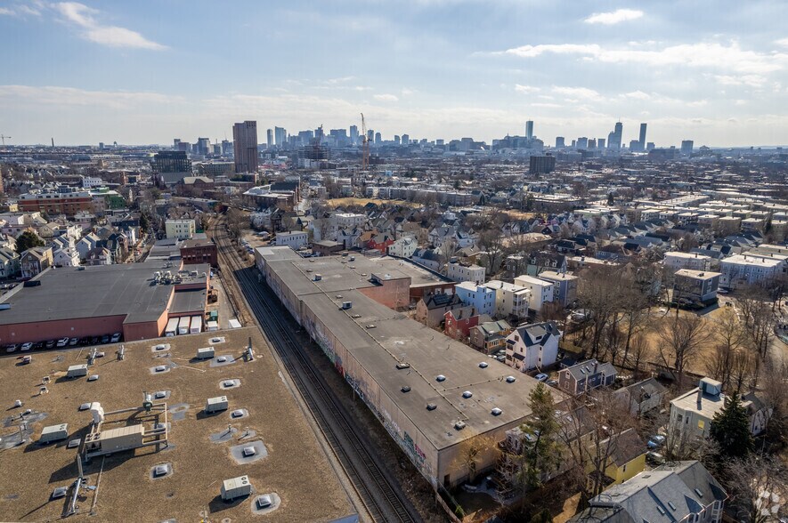 More Photos Of 321 Washington St, Somerville Warehouse For Lease
