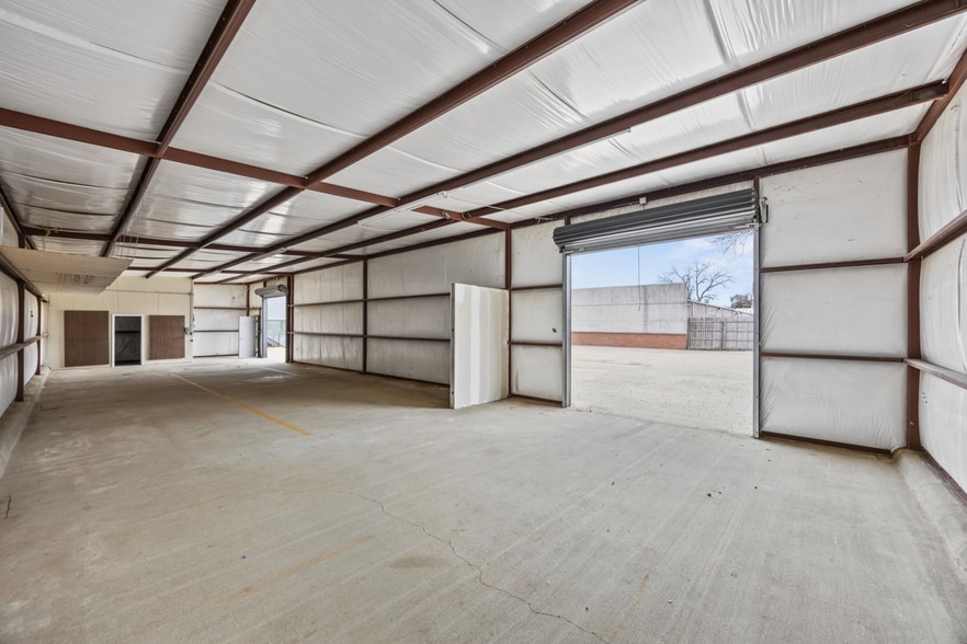 More Photos Of 1878 Royal Ln, Dallas Warehouse For Sale