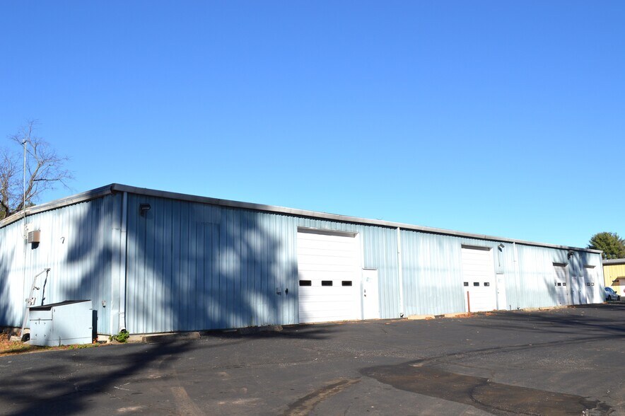 More Photos Of 15 Herman Dr, Simsbury Light Manufacturing For Sale
