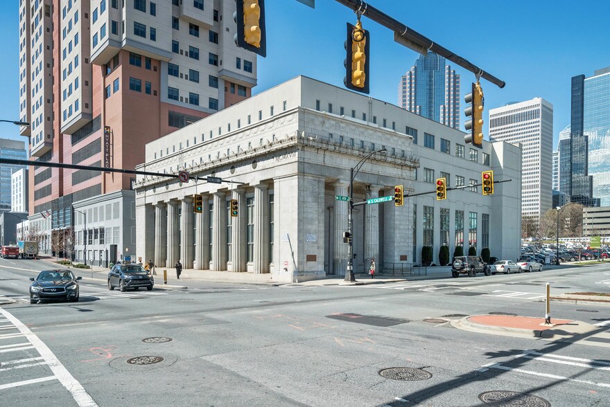 More Photos Of 428 E 4th St, Charlotte Office For Lease