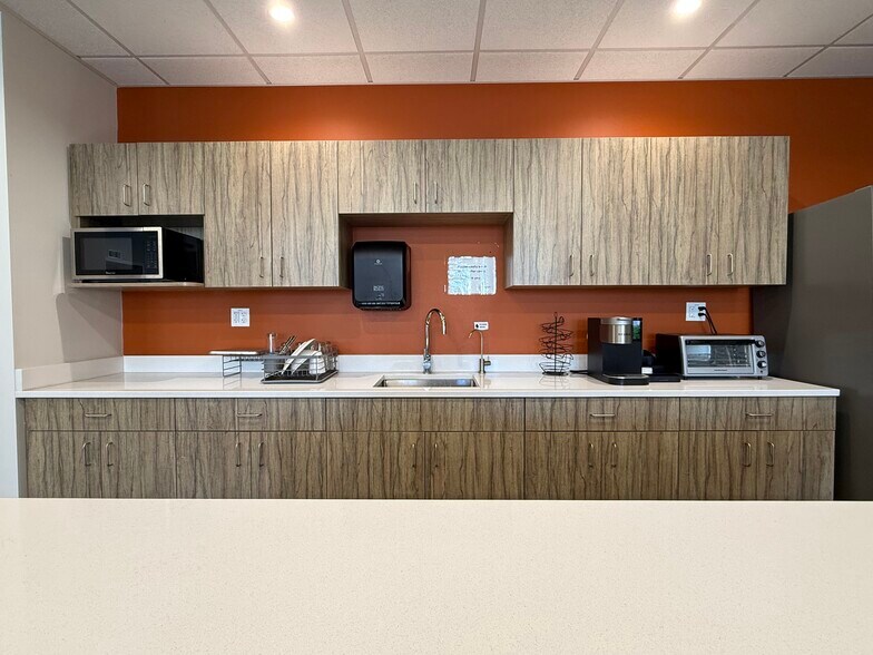 More Photos Of 554 Main St, Worcester Office For Lease