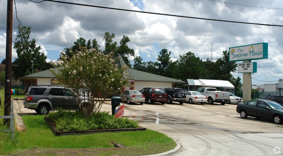 More Photos Of 2145 Nad Rd, Charleston Storefront Retail Office For Sale