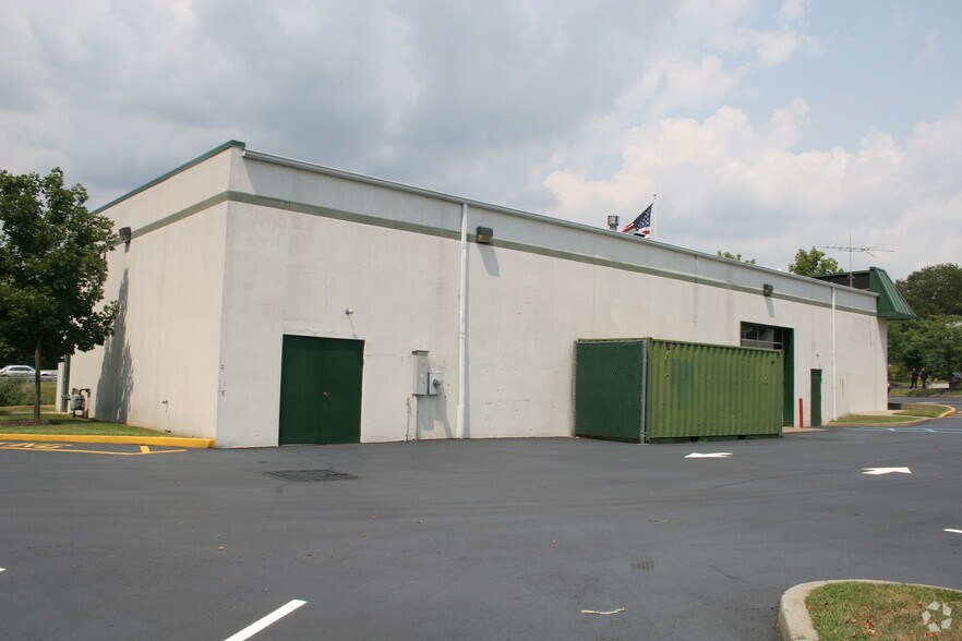More Photos Of 3974 Us Highway 1, Monmouth Junction Auto Repair For Lease