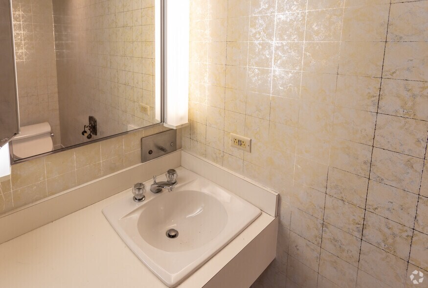 More Photos Of 458 Whitfield St, Fayetteville Manufacturing For Lease