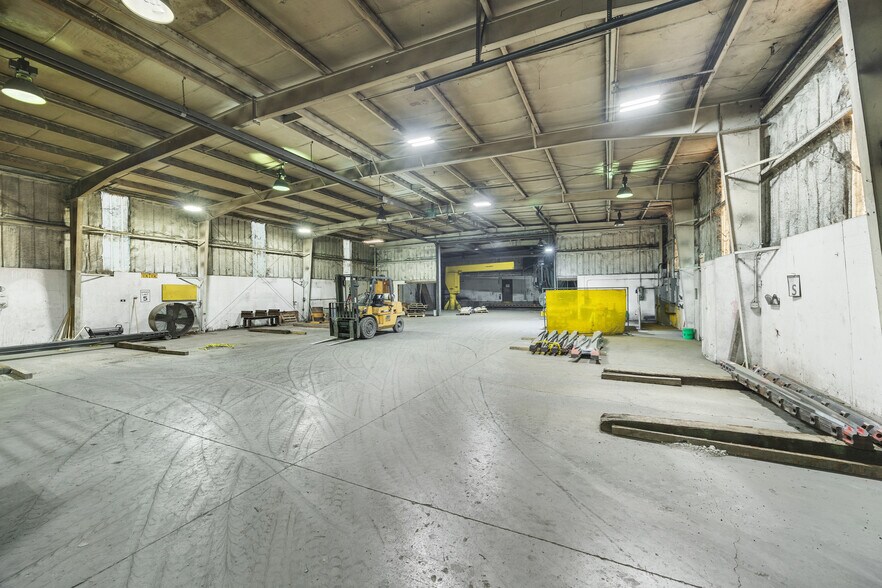 More Photos Of 5704 E 1700 North Rd, Danvers Industrial For Lease