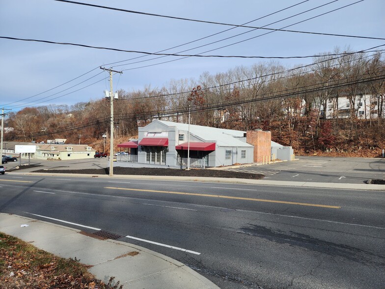 Primary Photo Of 496 Chase Ave, Waterbury Restaurant For Lease