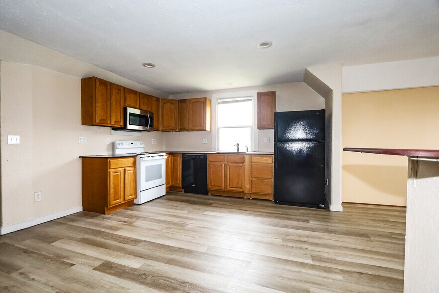 More Photos Of 1111 Chenault Ave, Hoquiam Apartments For Sale