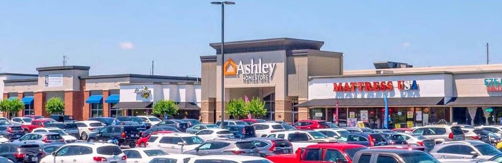 More Photos Of 840 Ernest West Barrett Pky, Kennesaw Unknown For Lease