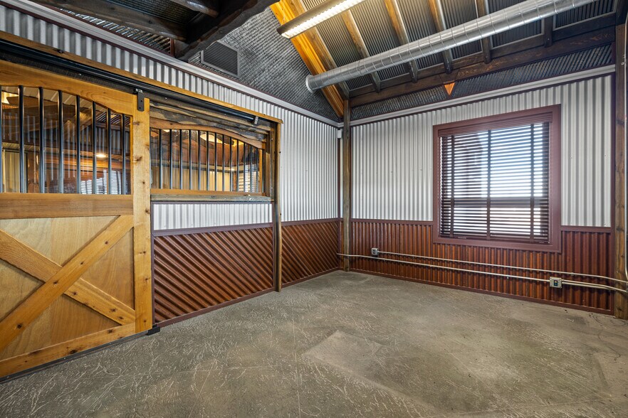 More Photos Of 6797 E Wildcat Rd, Evansville Warehouse For Sale