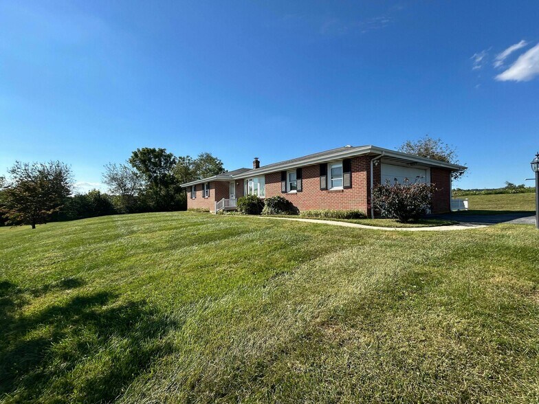 Primary Photo Of 4131 W Lincoln Hwy, Parkesburg Office For Sale