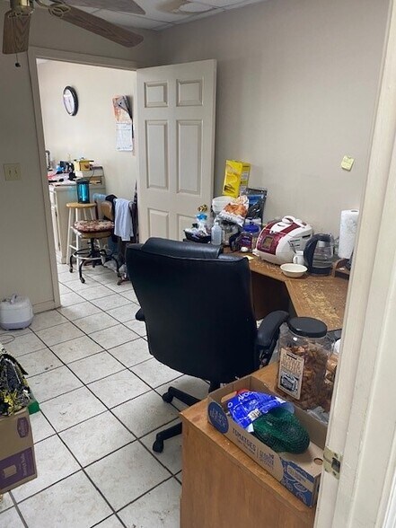 More Photos Of 130 S Lafayette Ave, Brownsville Freestanding For Sale