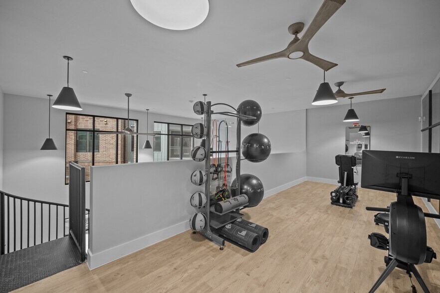 More Photos Of 760 Airport Blvd, Austin Apartments For Lease