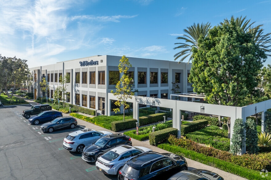 More Photos Of 350 Commerce Dr, Irvine Office For Lease