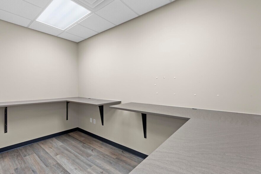 More Photos Of 1006 Ash St, Eudora Loft Creative Space For Lease