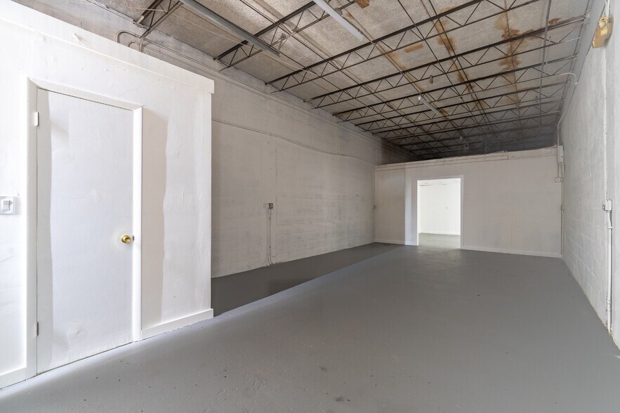 More Photos Of 3507-3530 NW 10th Ave, Oakland Park Warehouse For Lease