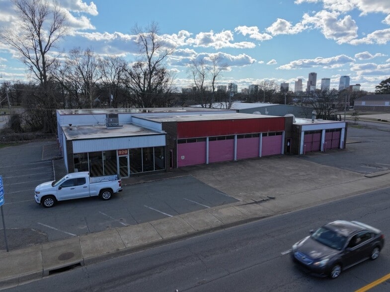 More Photos Of 920 E Broadway St, North Little Rock Showroom For Sale