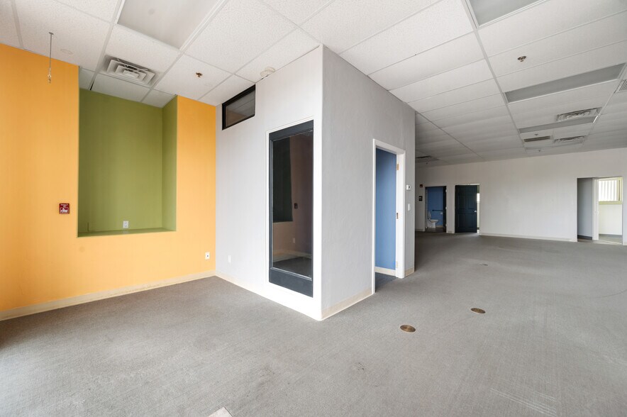 More Photos Of 371 Garden St, Prescott Storefront Retail Office For Sale