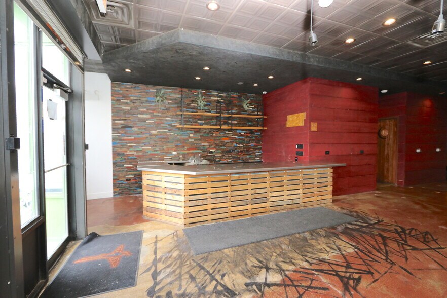 More Photos Of 1215 N Milwaukee Ave, Chicago Storefront For Lease