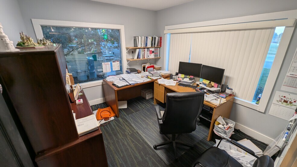 More Photos Of 3515 Bremen Hwy, Mishawaka Storefront Retail Office For Lease