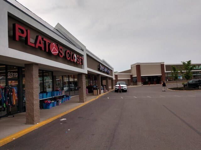 More Photos Of 8265-8287 Springboro Pike, Miamisburg General Retail For Sale