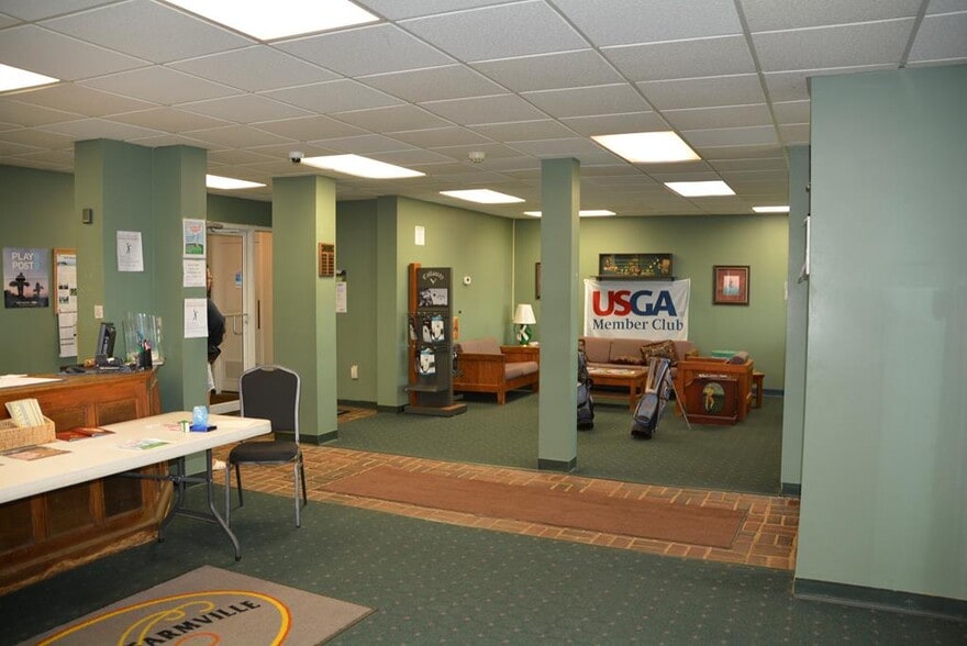 More Photos Of 36 Wedgewood Dr, Farmville Golf Course Driving Range For Sale