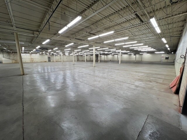 More Photos Of 720 Main St W, Valdese Warehouse For Lease