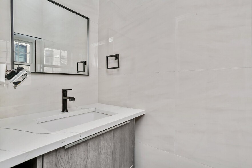 More Photos Of 63 Church St, Greenwich Apartments For Sale