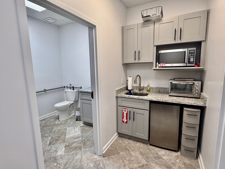 More Photos Of 1155 Hightower Trl, Atlanta Medical For Sale
