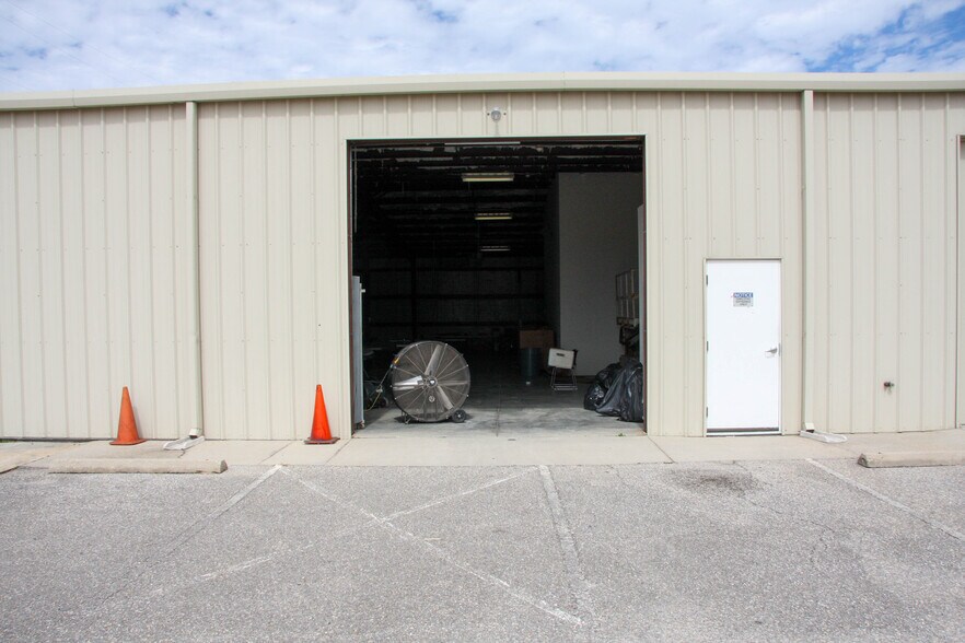 More Photos Of 1301 Government St, Pensacola Flex For Sale
