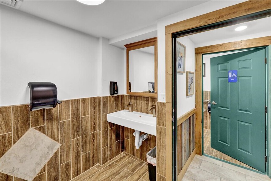 More Photos Of 22 New Holland ave, Shillington Sports And Entertainment For Sale