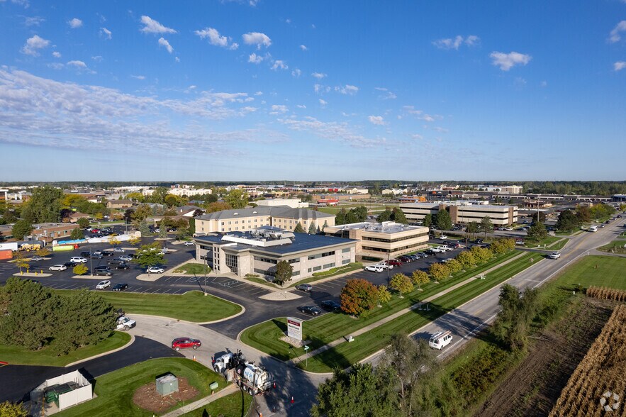 More Photos Of 4800 Fashion Square Blvd, Saginaw Office For Lease