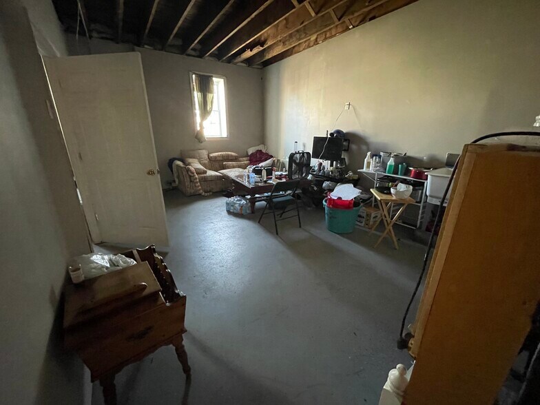 More Photos Of 430 N Commerce Ave, Waynesboro Flex For Sale