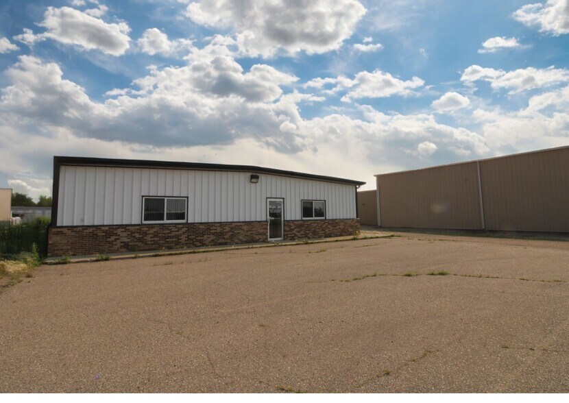 More Photos Of 6008 Highway 2 E, Minot Showroom For Sale
