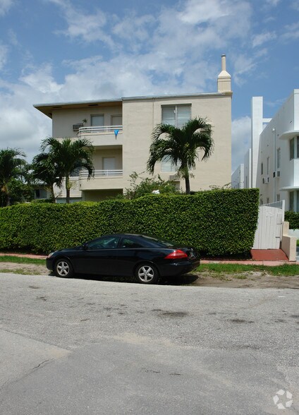 Primary Photo Of 2436 Flamingo Dr, Miami Beach Apartments For Sale